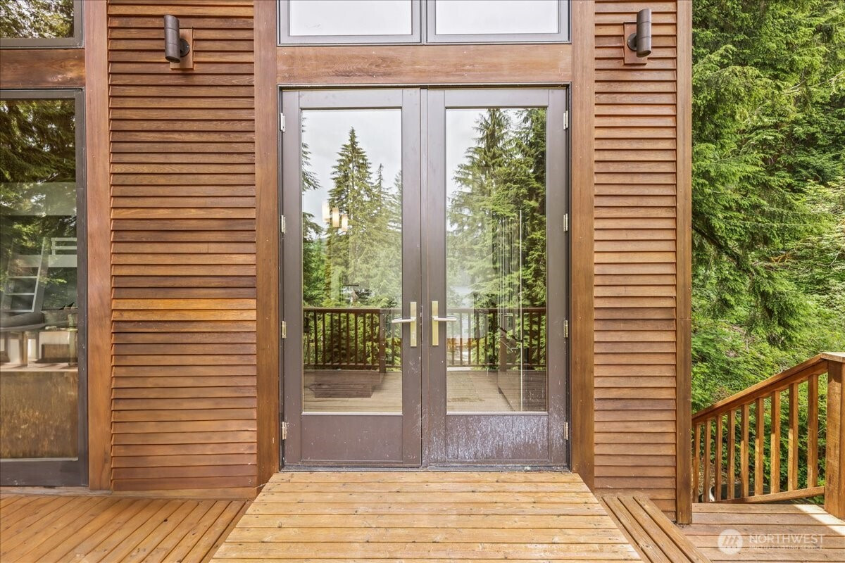 34374 S Shore Drive, Mount Vernon, WA 98274