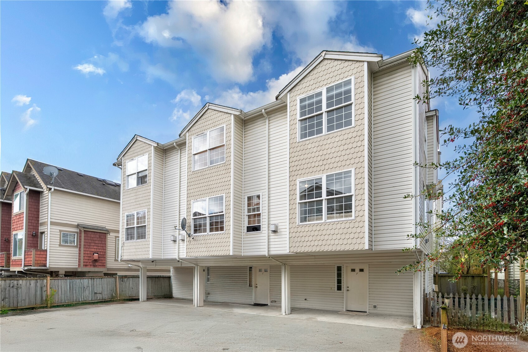 8526 Nesbit Avenue N, Seattle, WA 98103