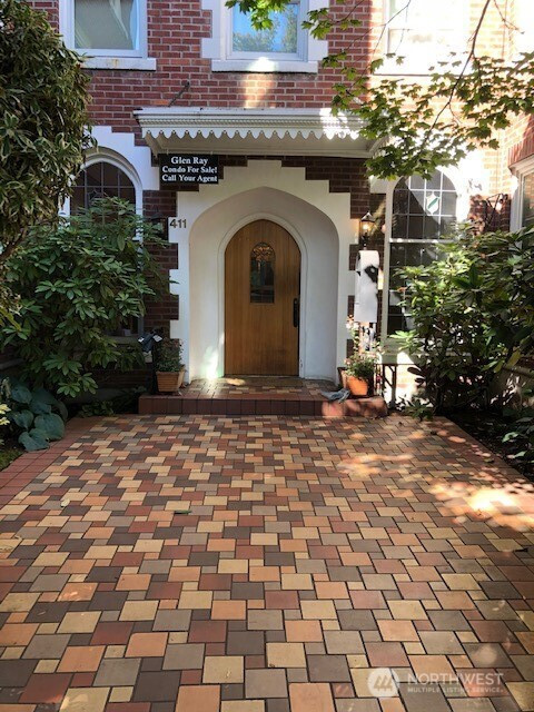 411 Boylston Avenue E, Seattle, WA 98102