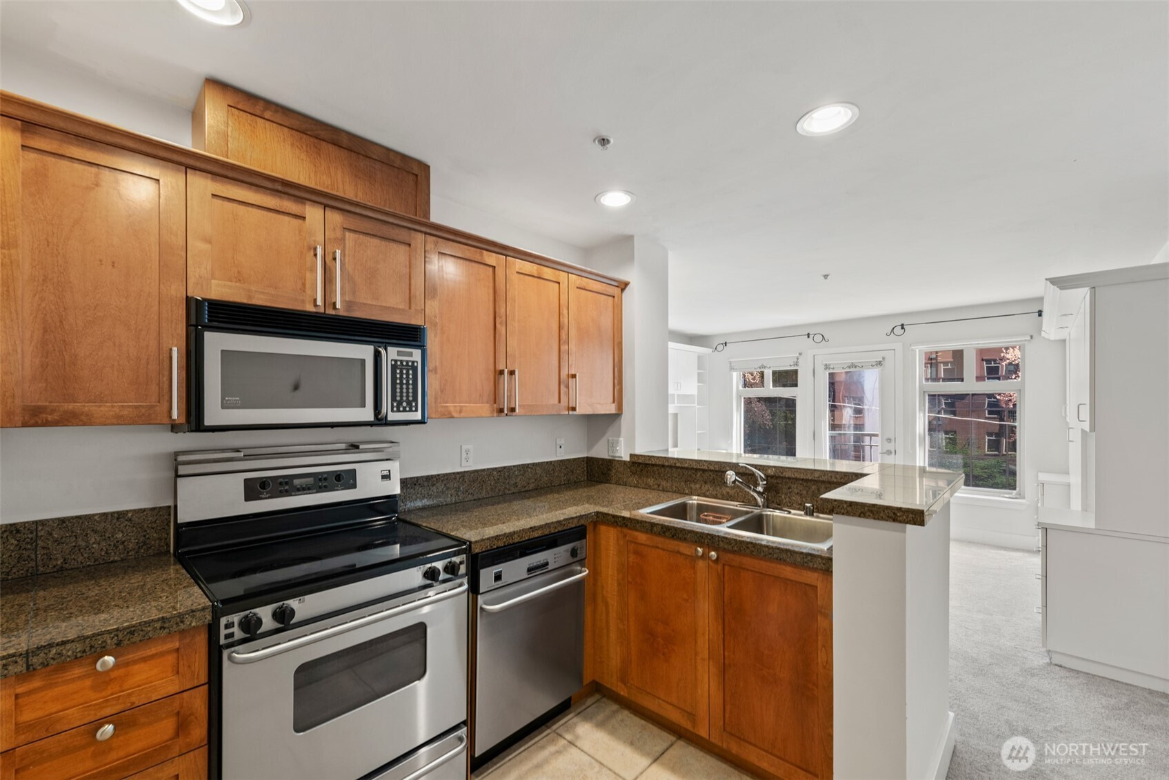 123 Queen Anne Avenue N, Seattle, WA 98109
