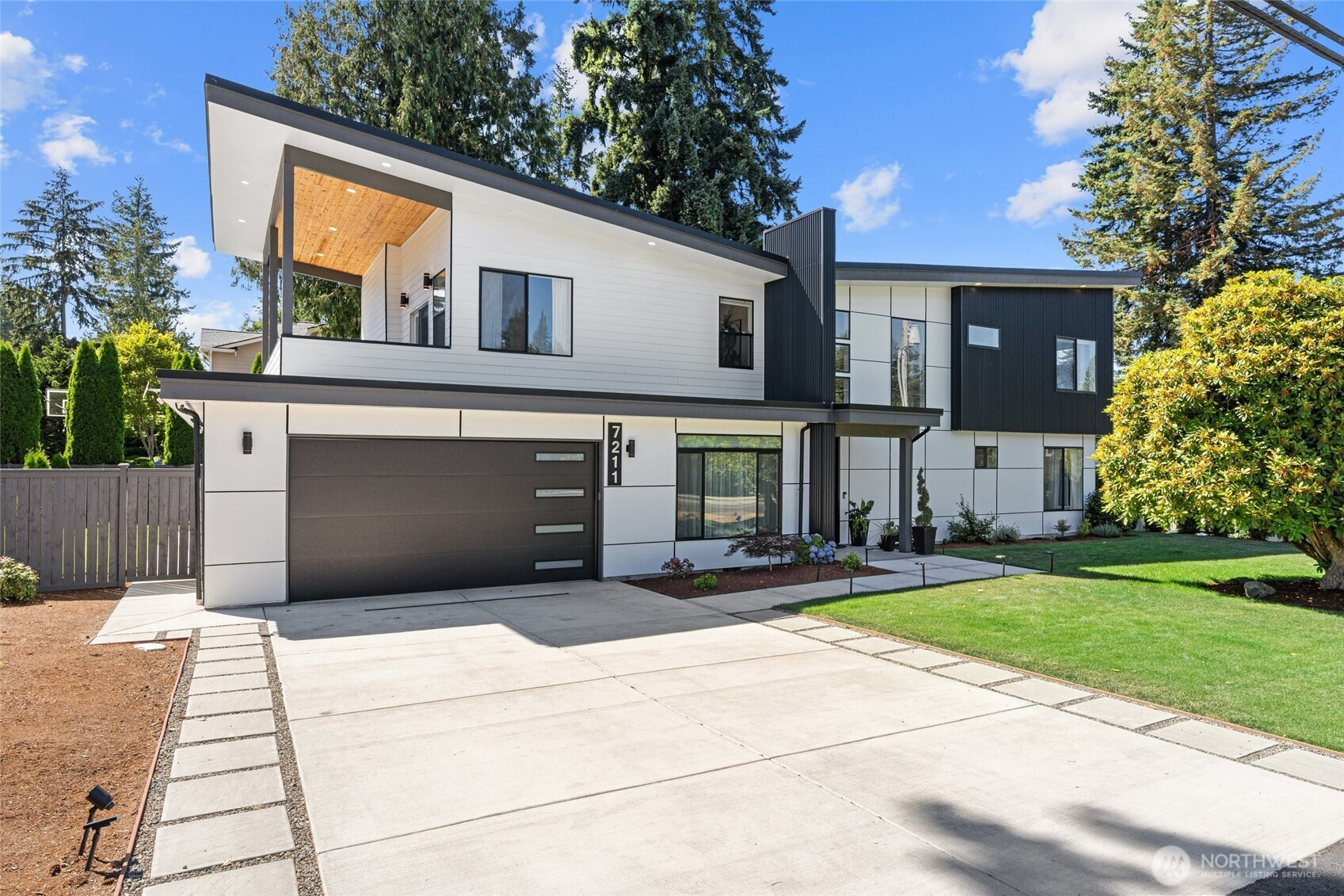 7211 126th Avenue NE, Kirkland, WA 98033