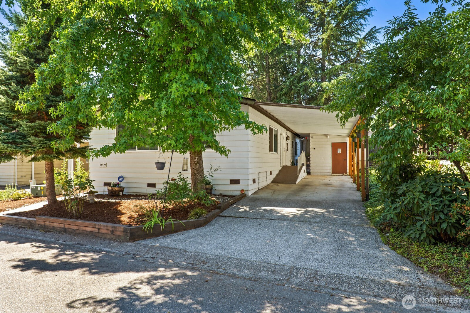 19511 129th Avenue NE, Bothell, WA 98011