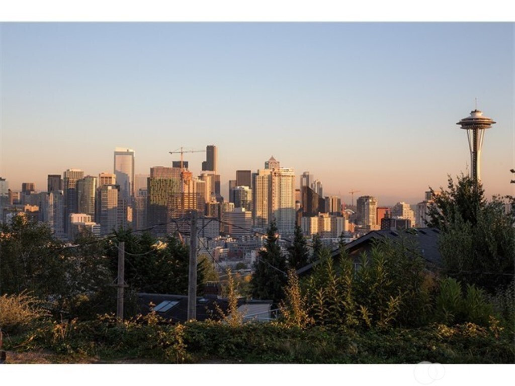 1103 Bigelow Avenue N, Seattle, WA 98109