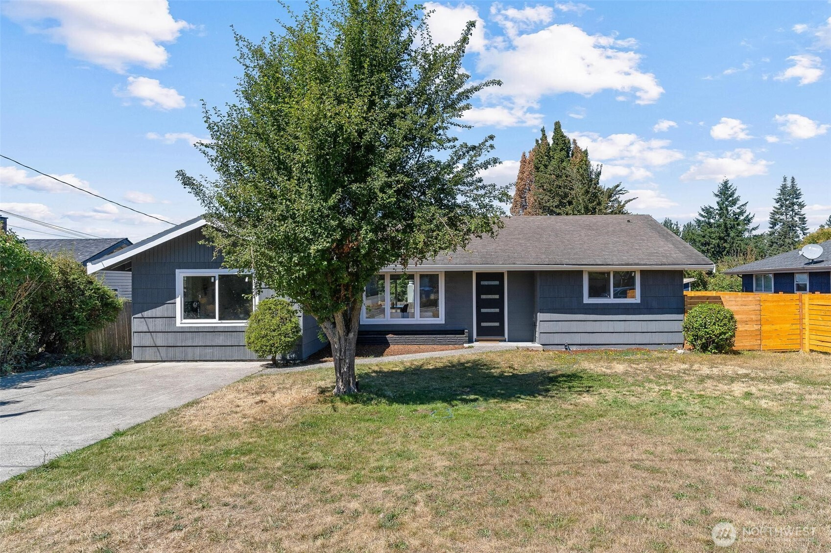 24525 35th Place S, Kent, WA 98032
