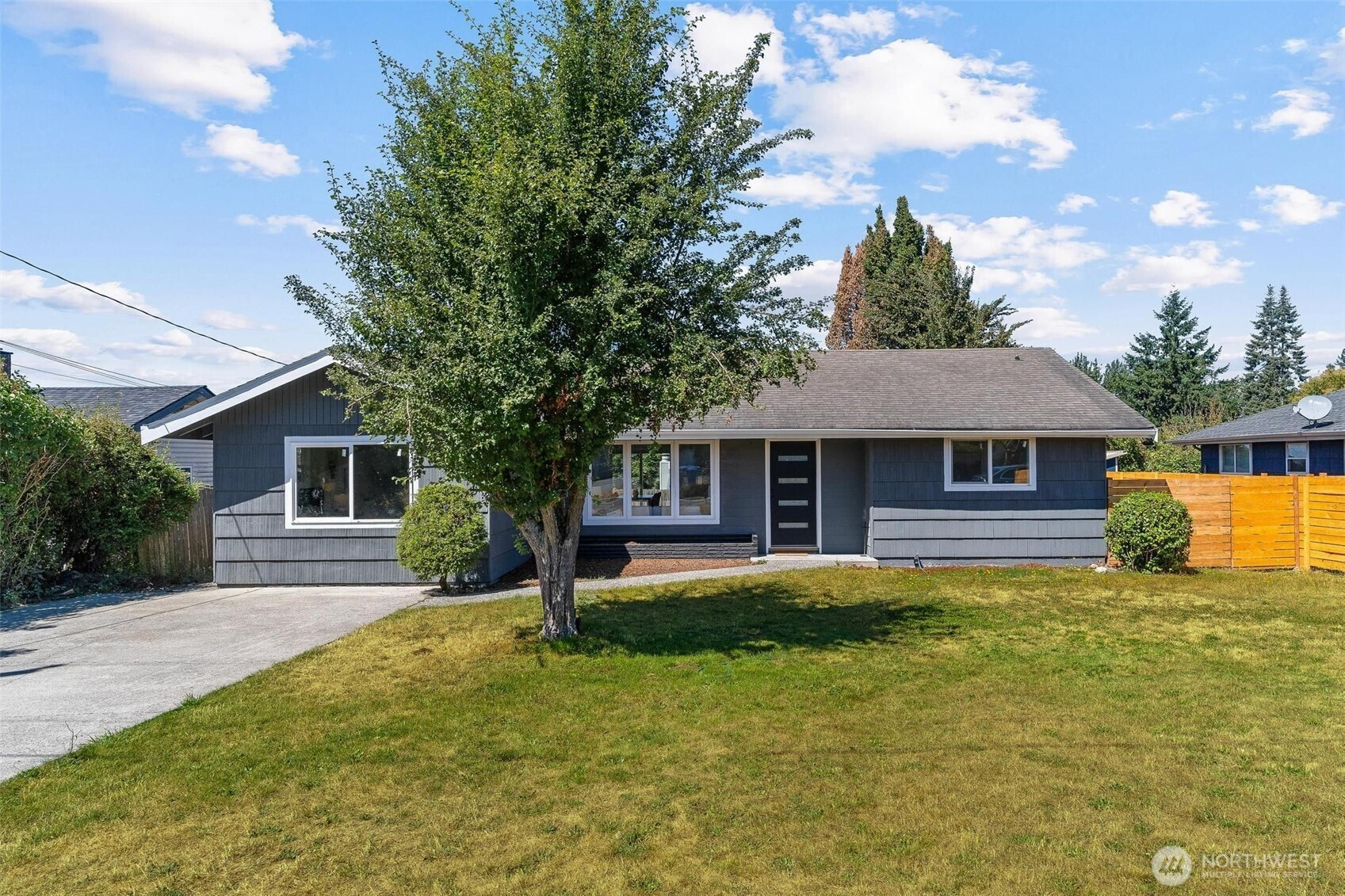 24525 35th Place S, Kent, WA 98032