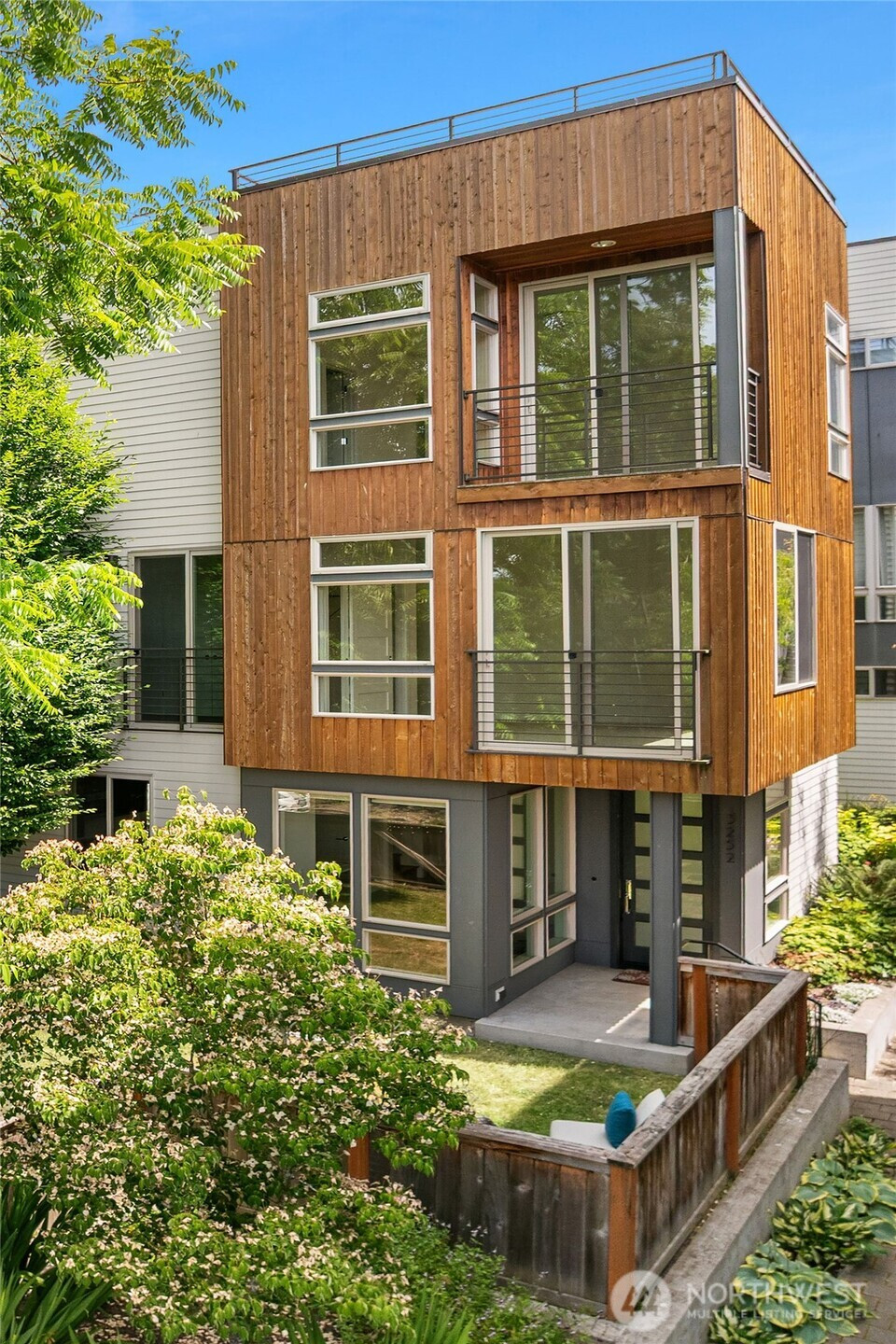 3252 14th Avenue W, Seattle, WA 98119