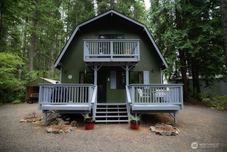 11 N Mt. Seattle Way, Hoodsport, WA 98548