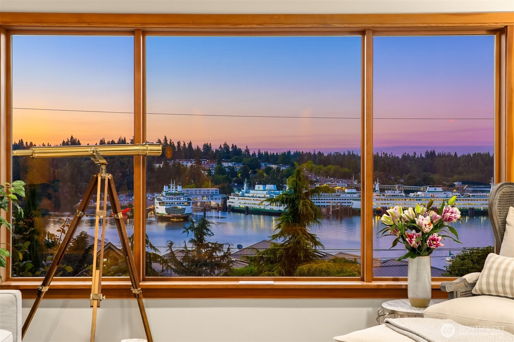 5788 Packard Lane NE, Bainbridge Island, WA 98110