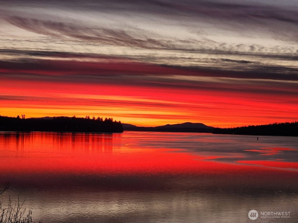 9809 Johnson Point Loop NE, Olympia, WA 98516