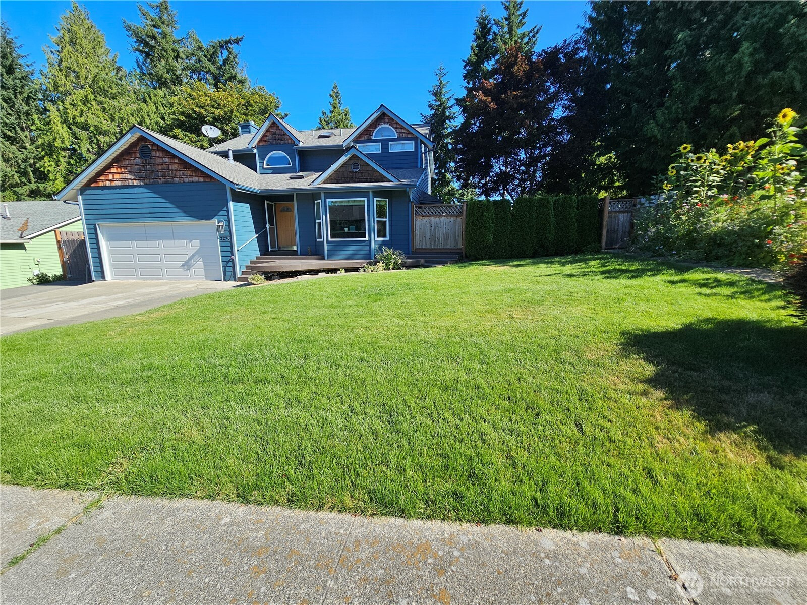 2270 NE Meadow Run Drive, Poulsbo, WA 98370