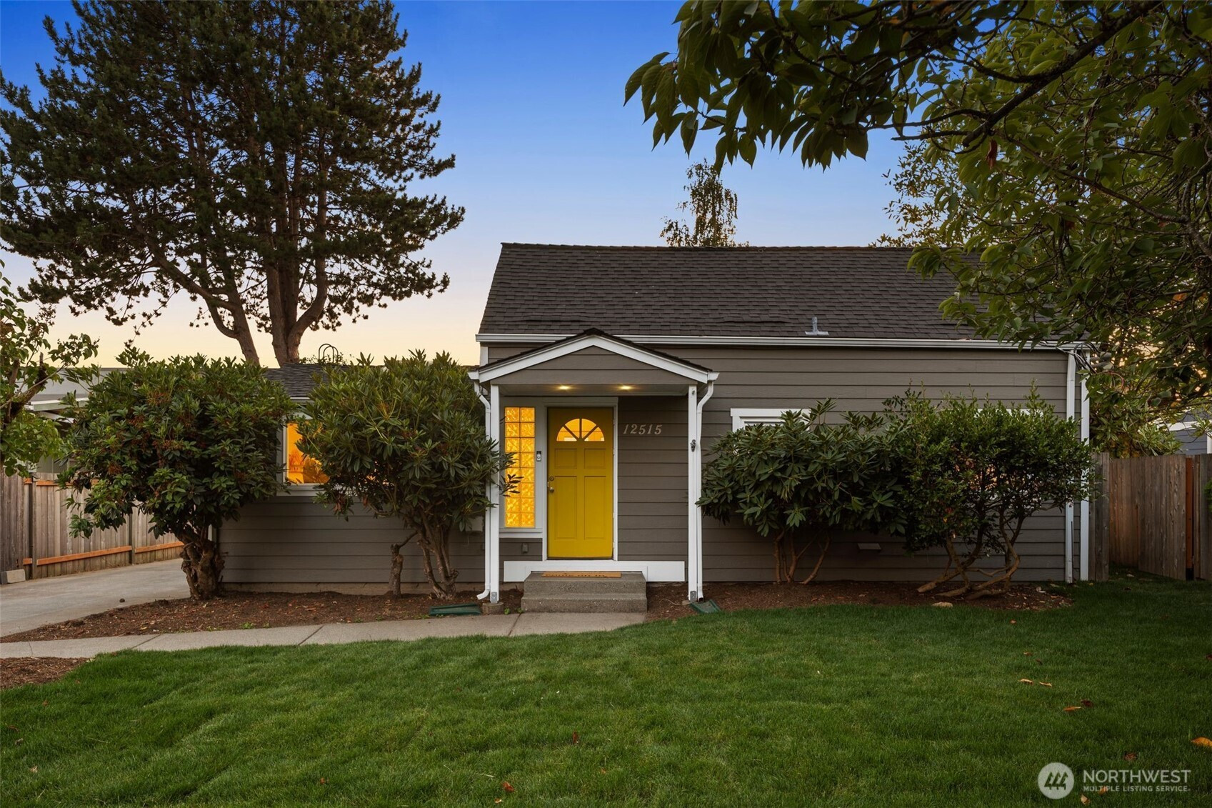 12515 Phinney Avenue N, Seattle, WA 98133