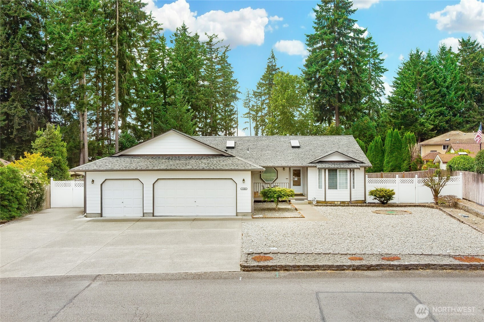 3240 Mercedes Drive NE, Lacey, WA 98516