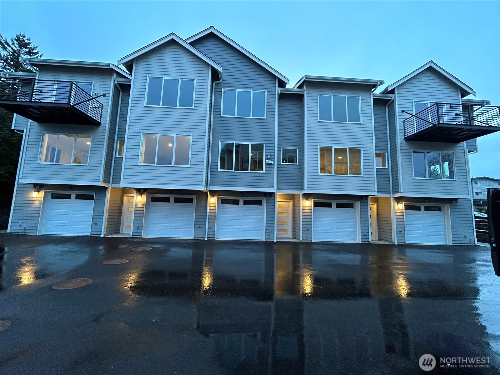 13249 Ambaum Boulevard SW, Burien, WA 98146