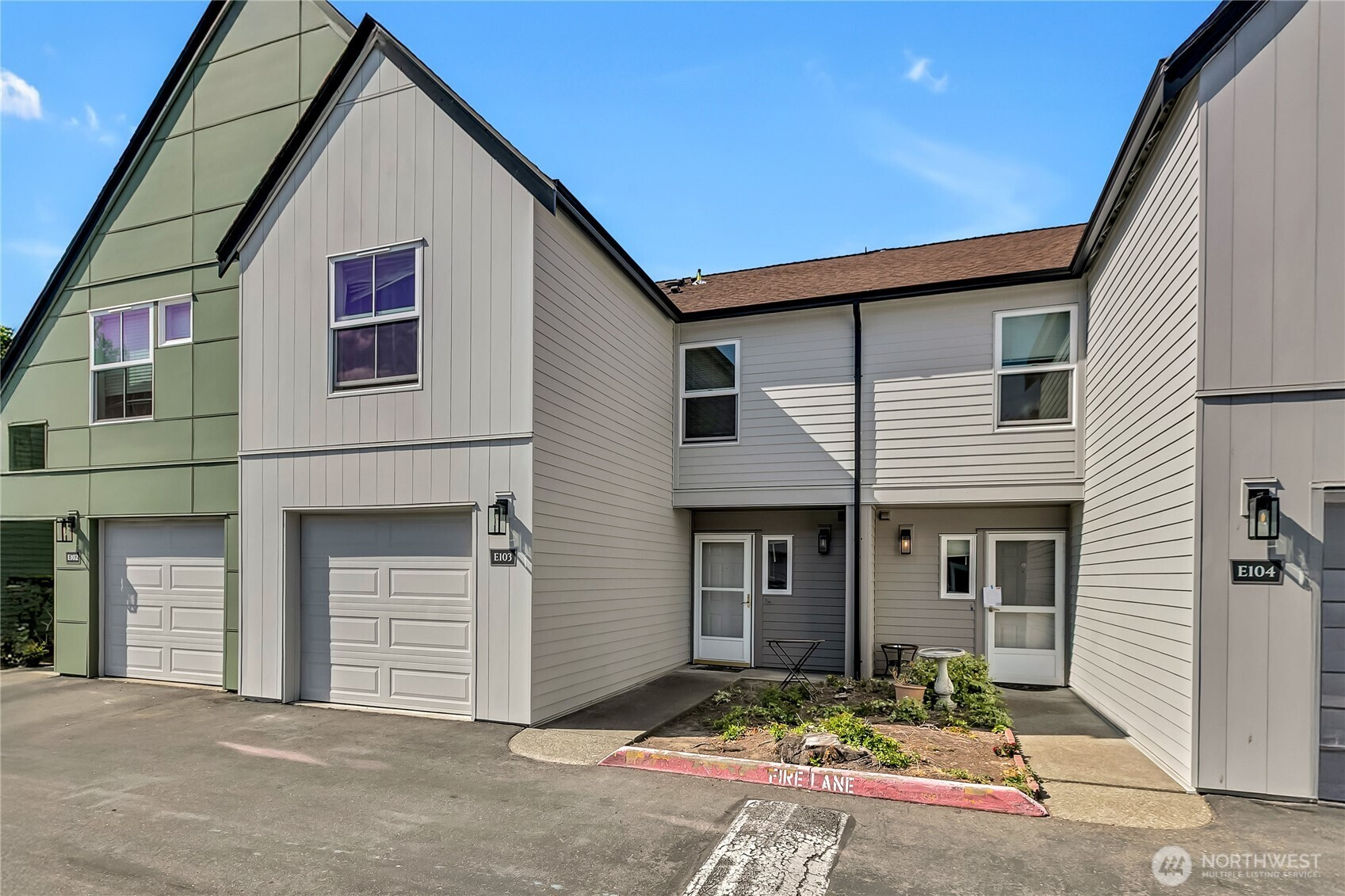 6706 S 239th Place, Kent, WA 98032
