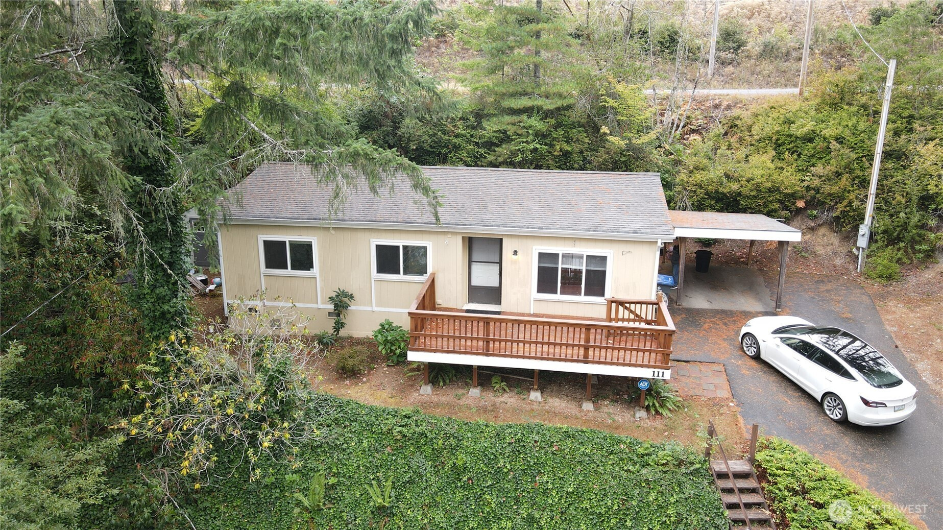111 E Woodlane Drive, Grapeview, WA 98546