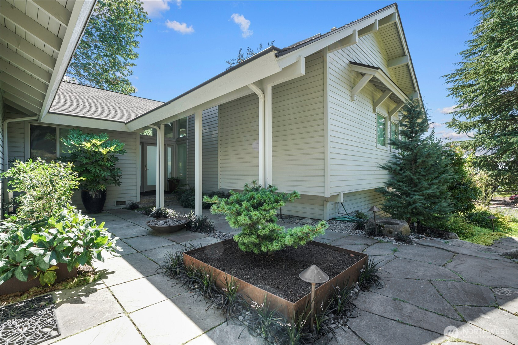 8445 SE 47th Street, Mercer Island, WA 98040