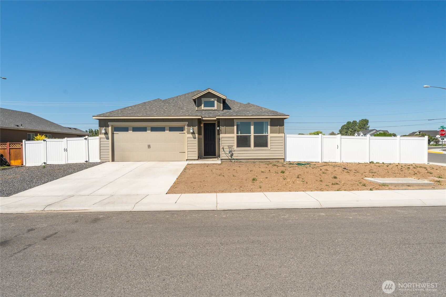 1019 Hilltop Avenue NE, Quincy, WA 98848