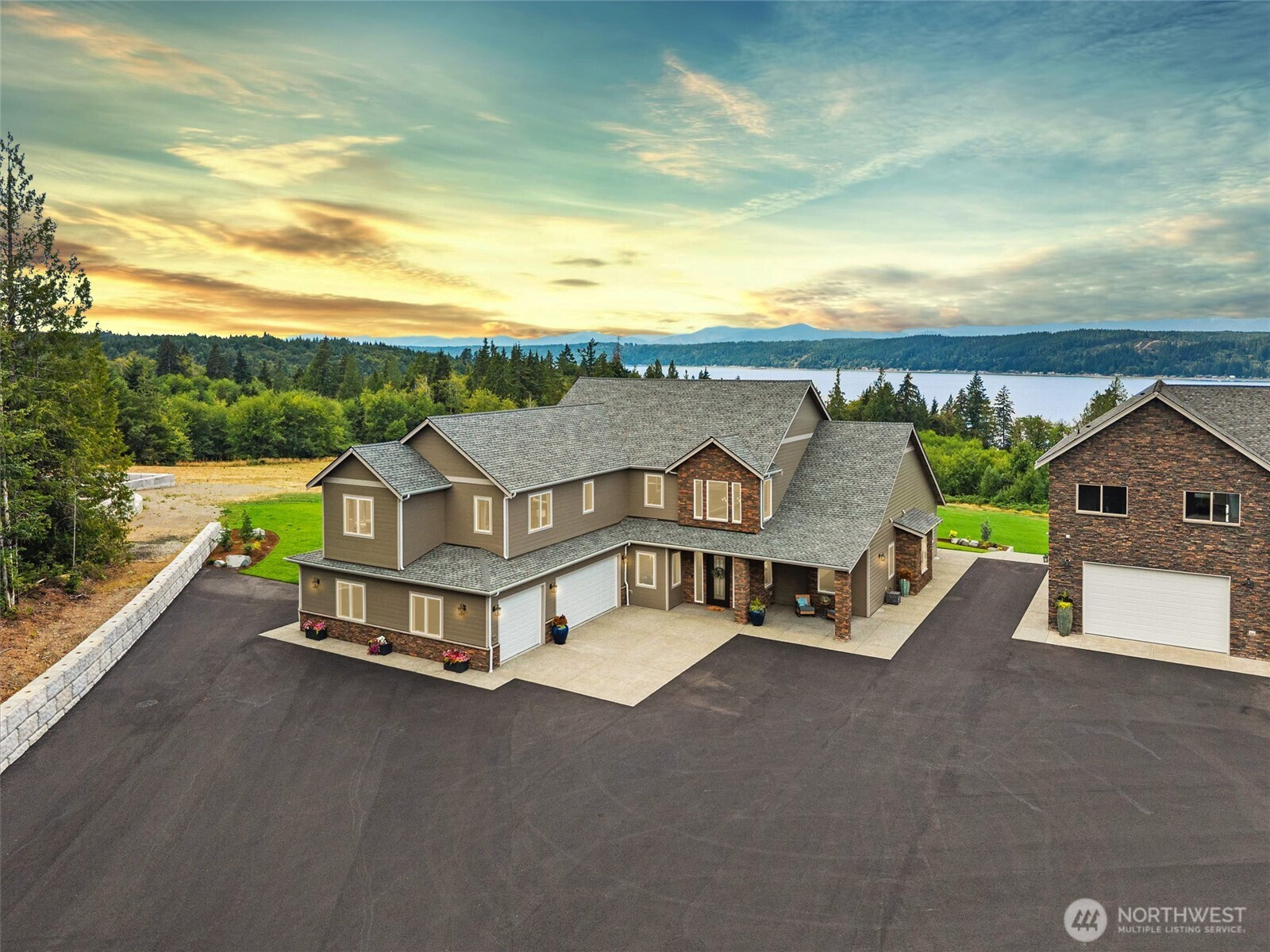 151 E Windy Ridge Lane, Belfair, WA 98528