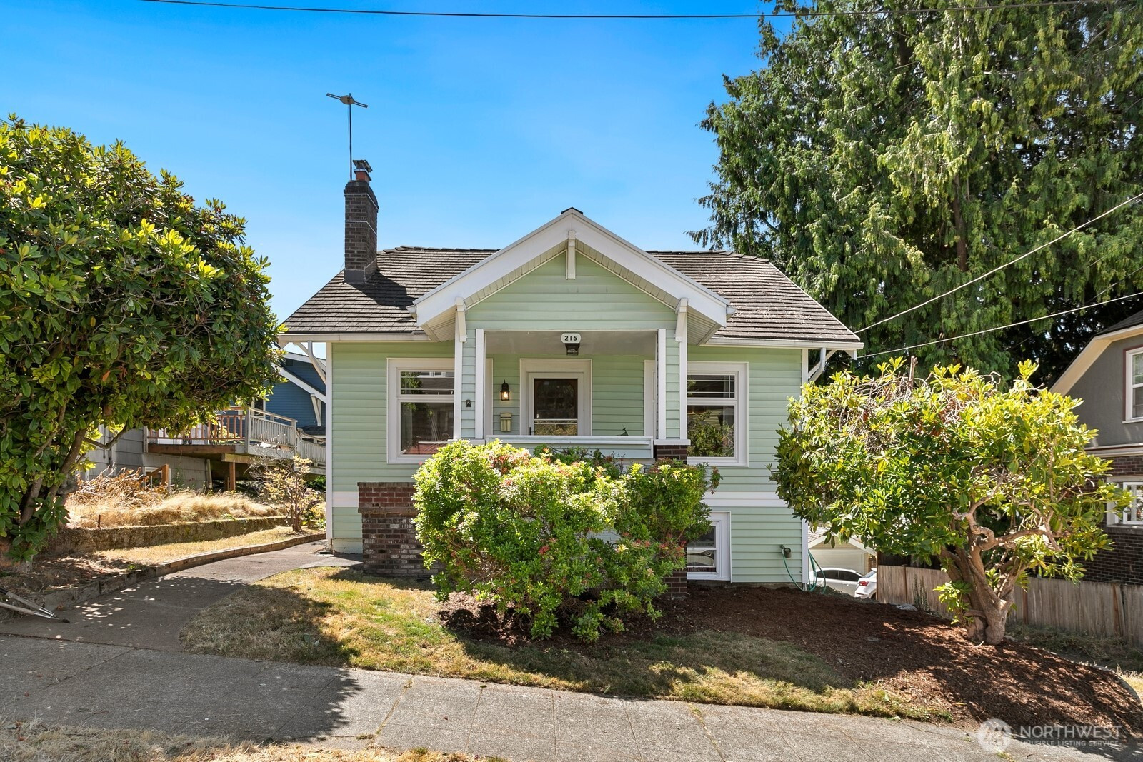 215 N 58th St, Seattle, WA 98103
