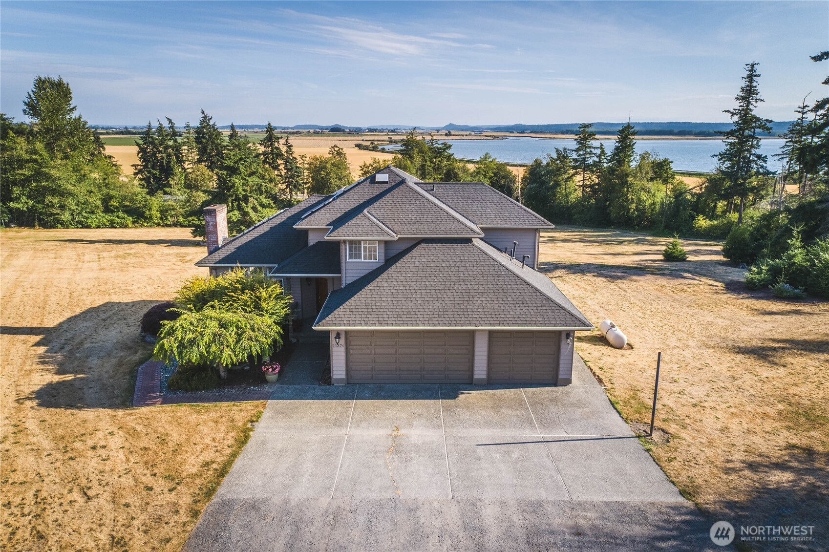 11374 Walker Road, Mount Vernon, WA 98273