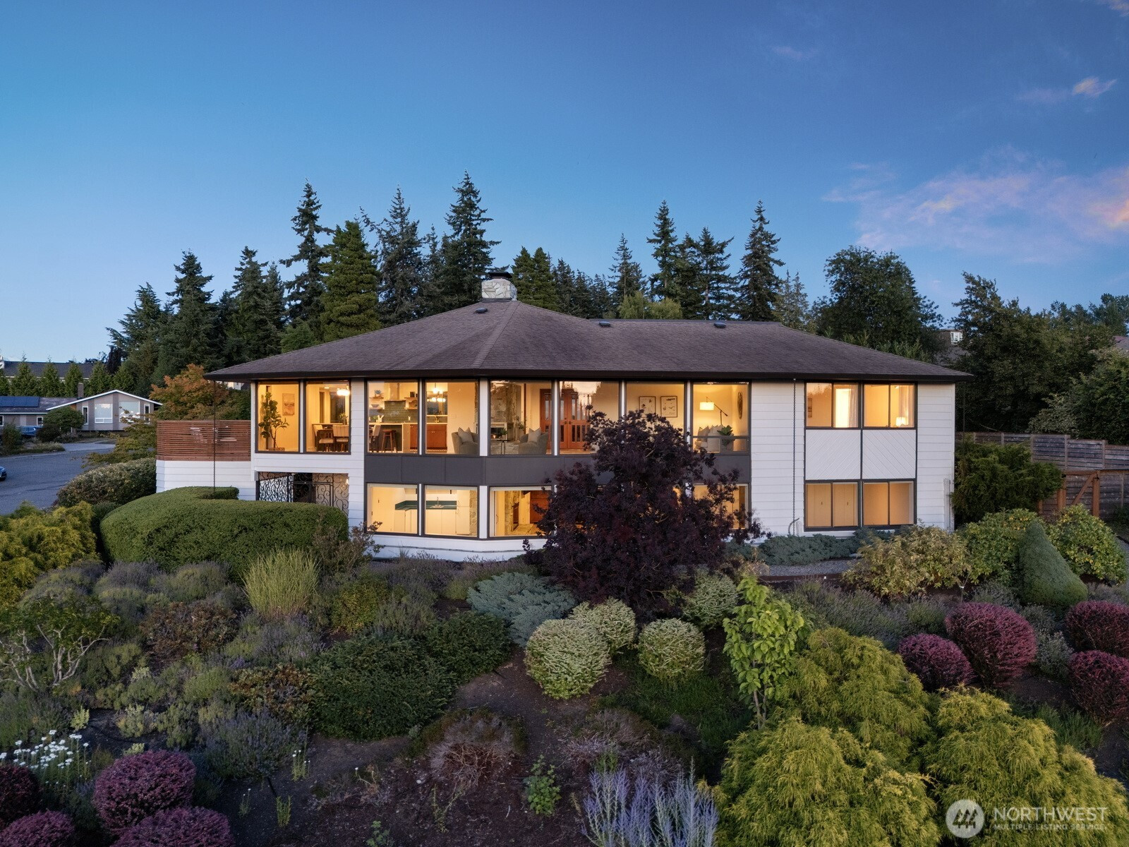 1011 E Toledo Street, Bellingham, WA 98229