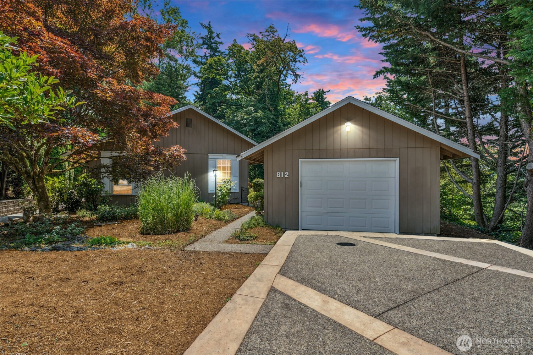 812 Wynwood Drive, Kent, WA 98030