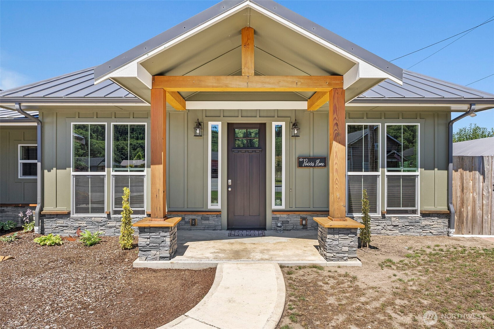 111 E First Street, South Bend, WA 98586