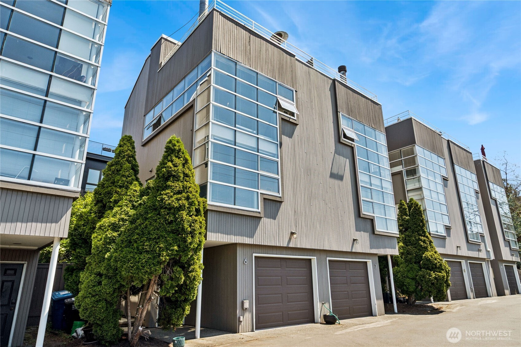 2364 Fairview Avenue E, Seattle, WA 98102