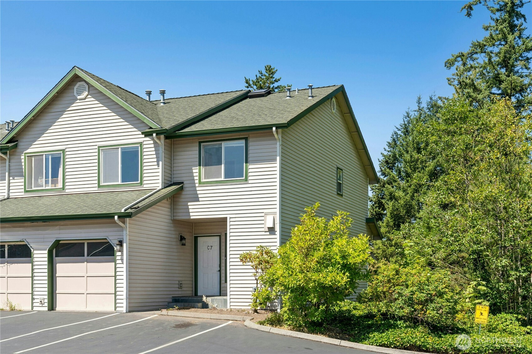 15815 Admiralty Way, Lynnwood, WA 98087