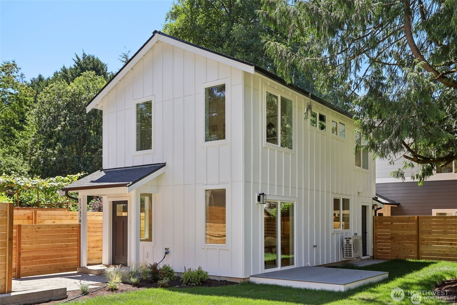 11737 38th Avenue NE, Seattle, WA 98125