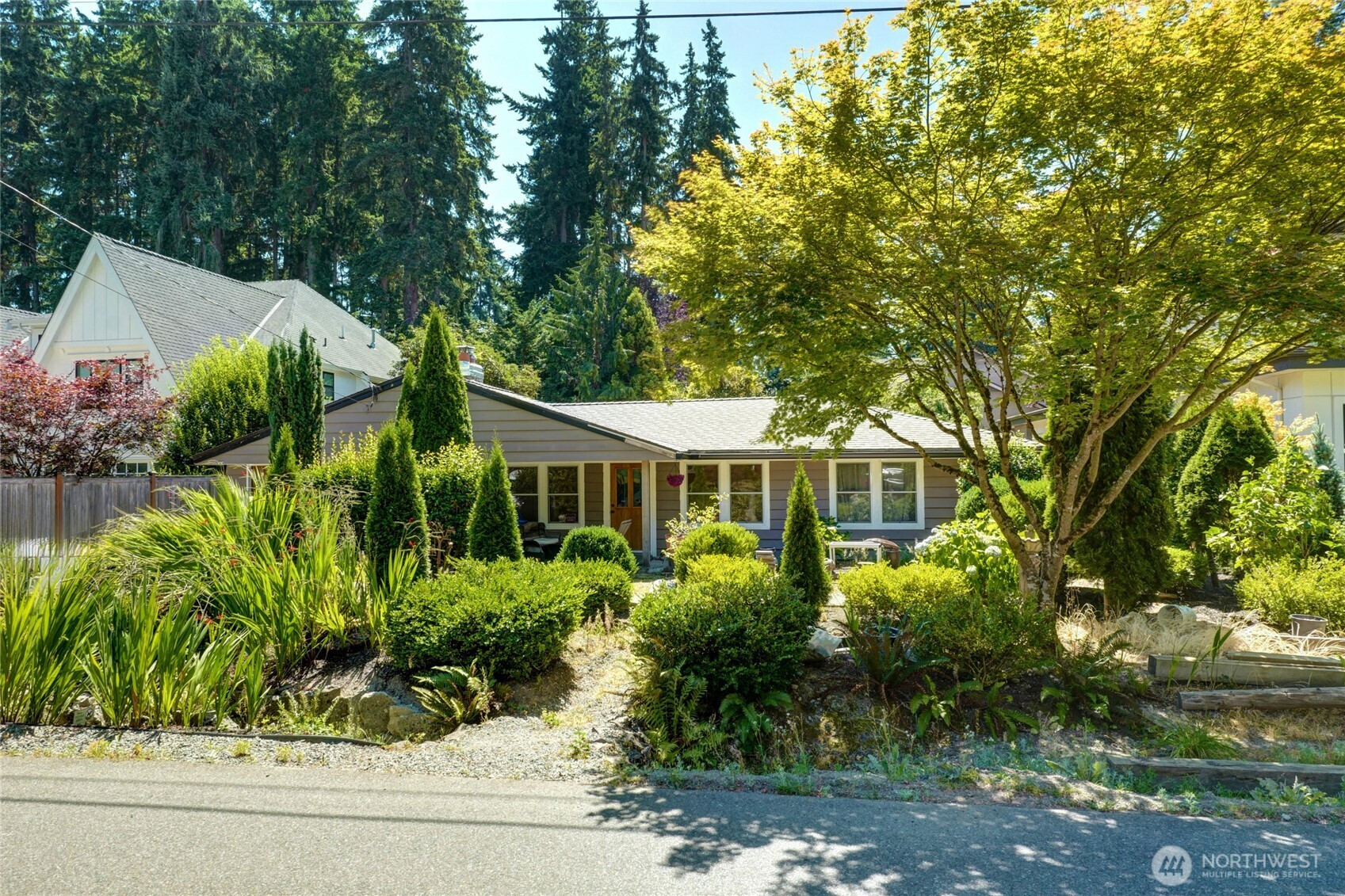 10425 SE 20th Street, Bellevue, WA 98004