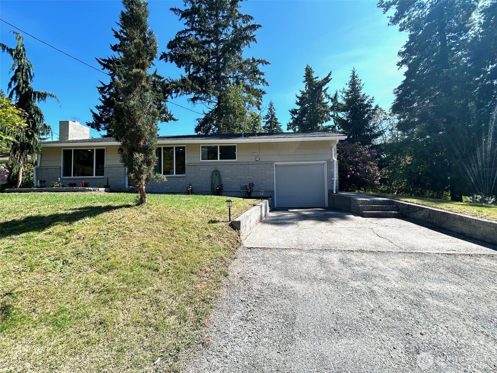 1805 N 167th Street, Shoreline, WA 98133