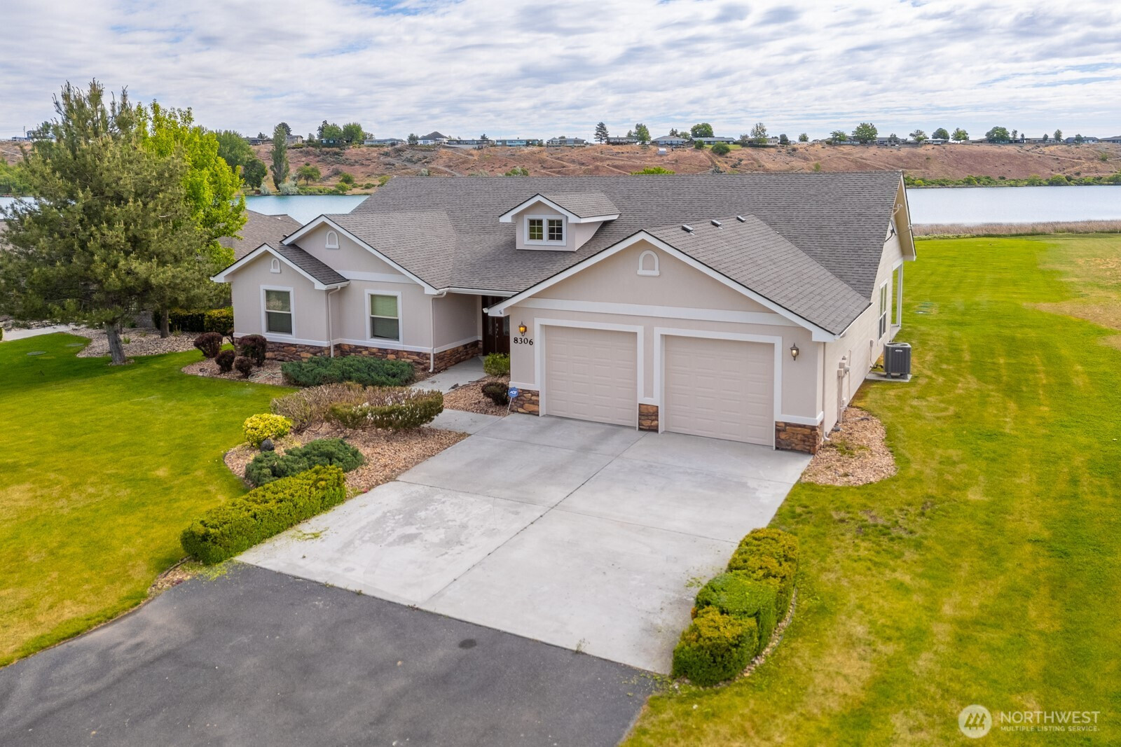 8306 Road 3.2 NE, Moses Lake, WA 98837