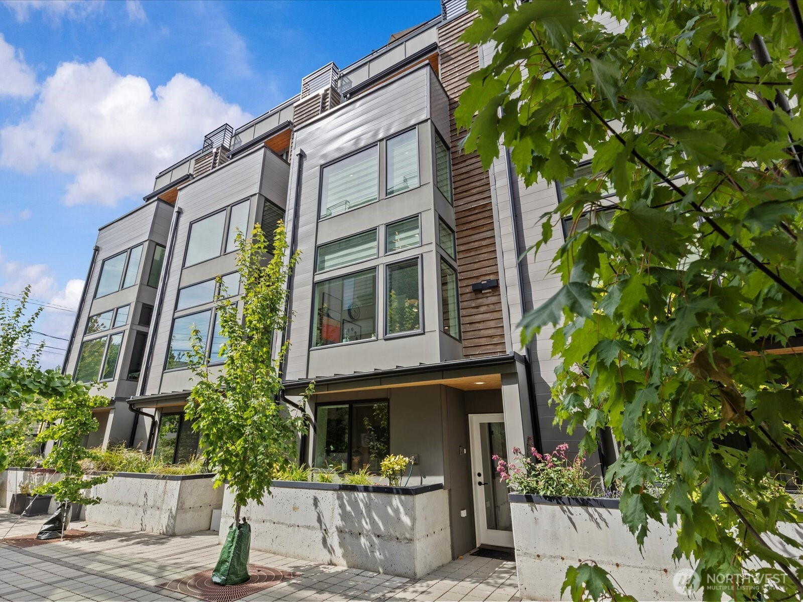 6537 35th Avenue SW, Seattle, WA 98126