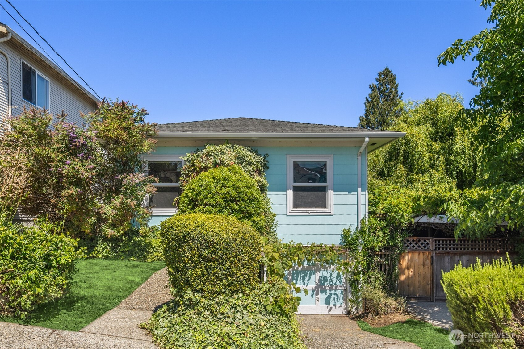 8406 S 117th Place, Seattle, WA 98178