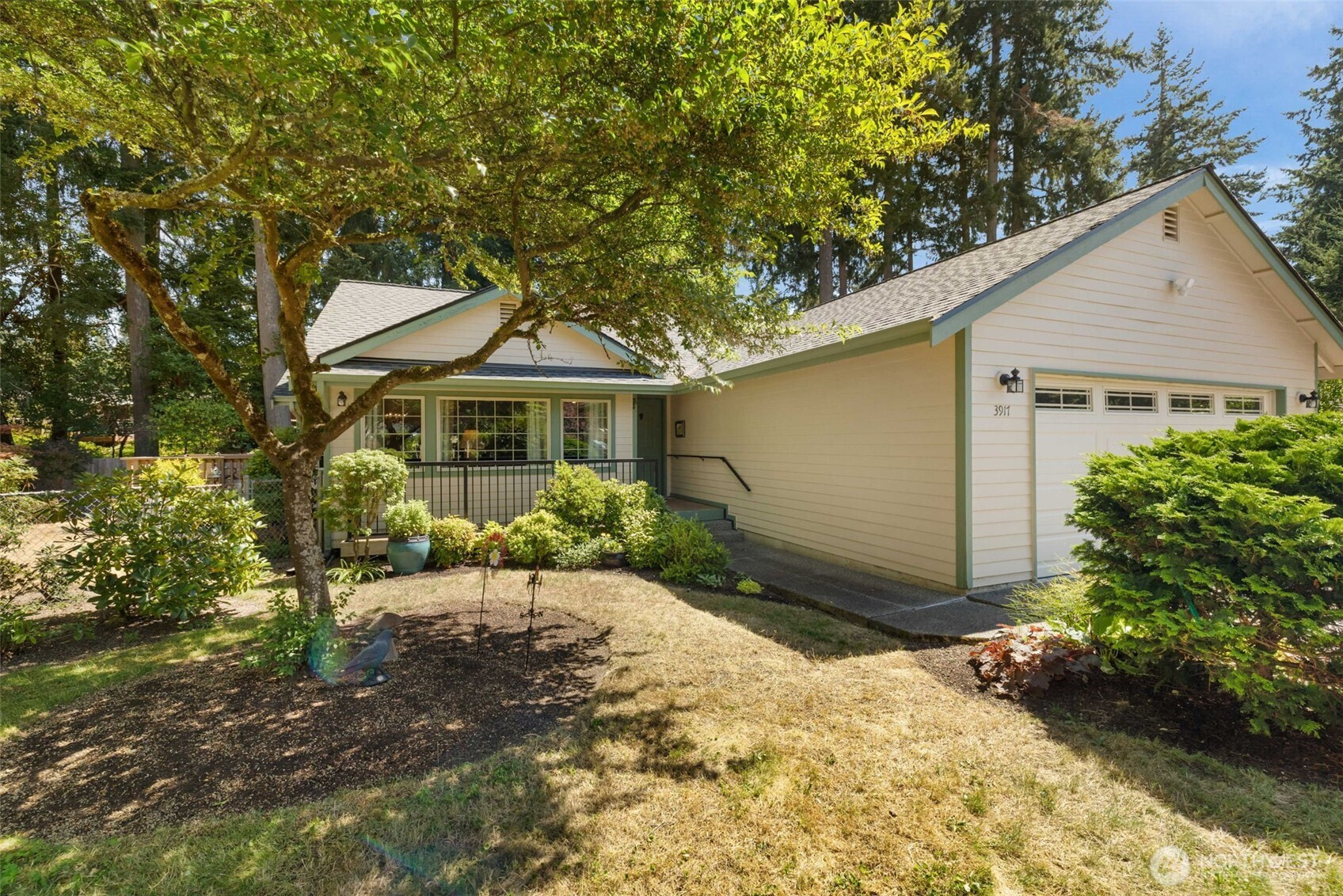 3917 SE Tennis Court, Port Orchard, WA 98366