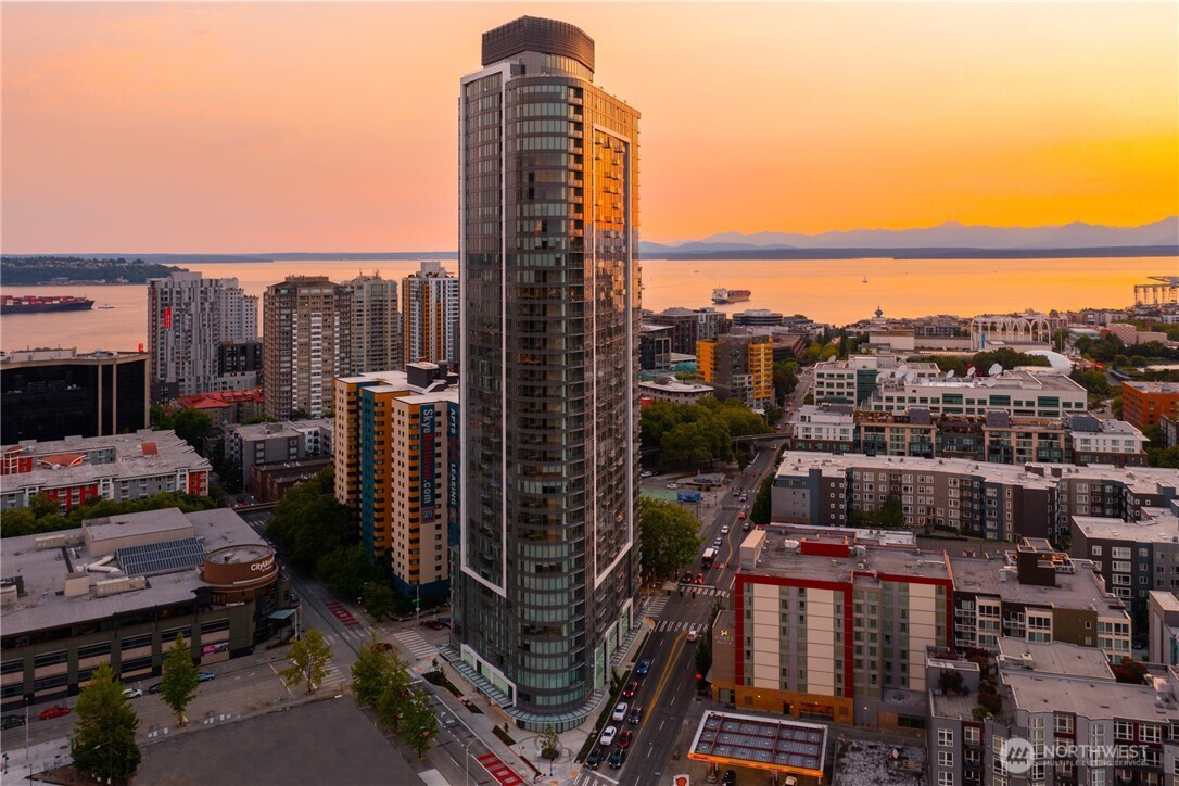 2510 6th Avenue, Seattle, WA 98121