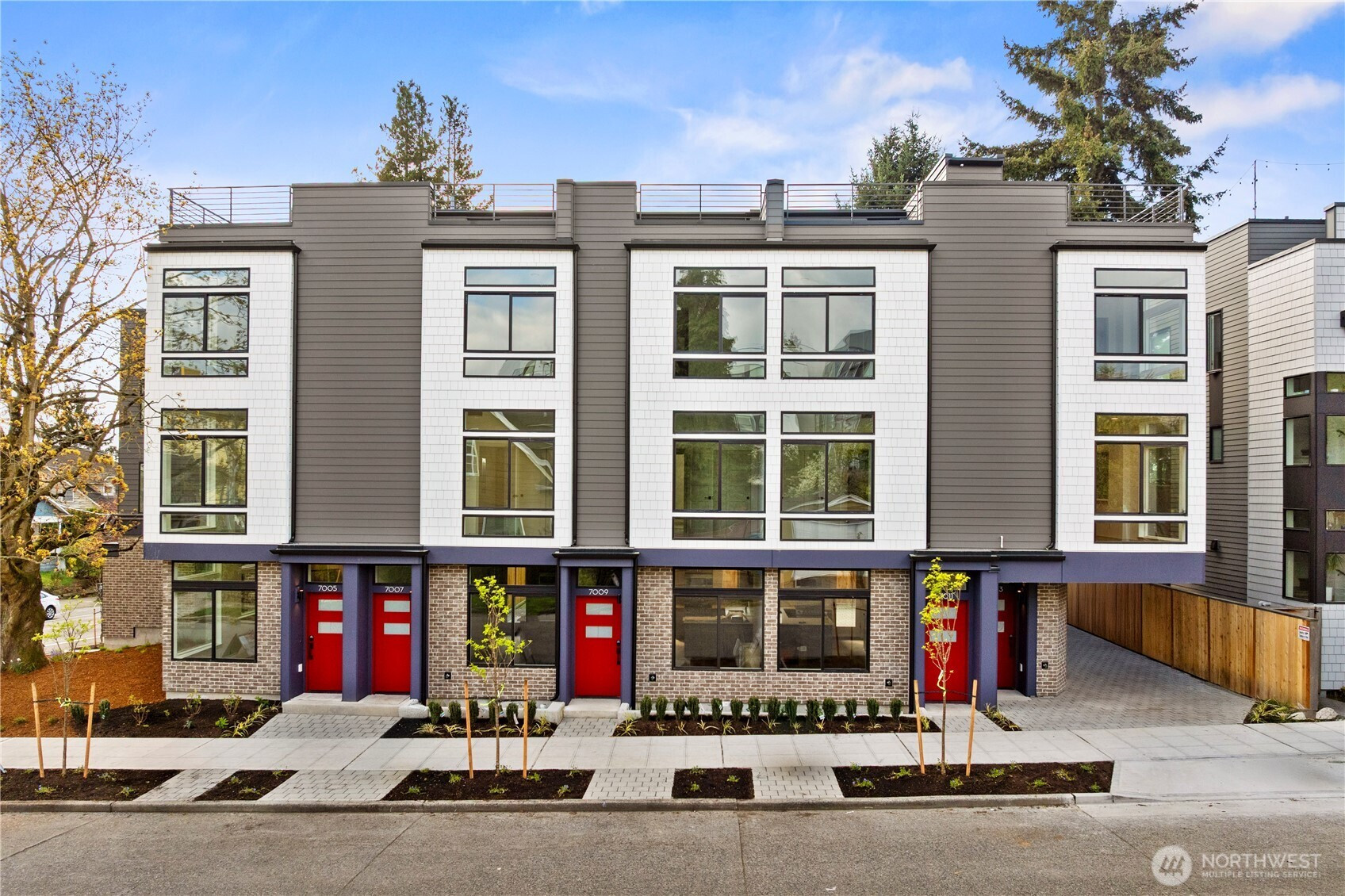 7007 9th Avenue NE, Seattle, WA 98115