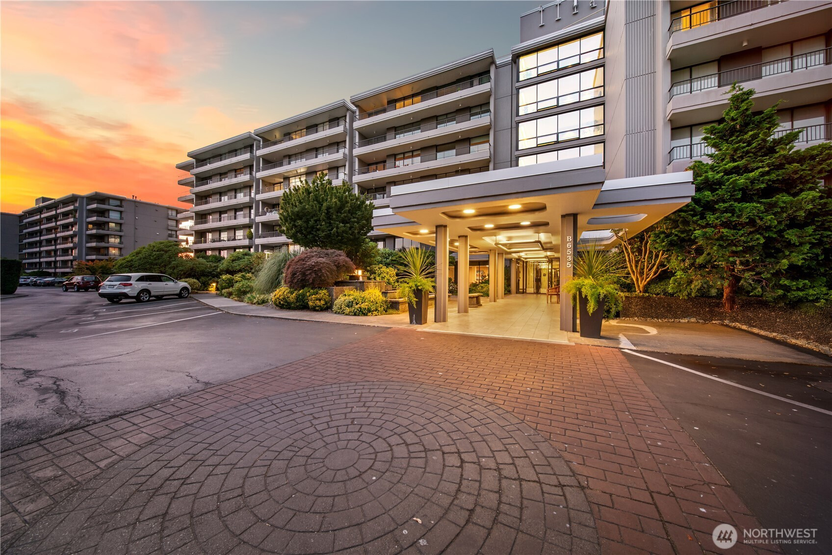 6535 Seaview Avenue NW, Seattle, WA 98117