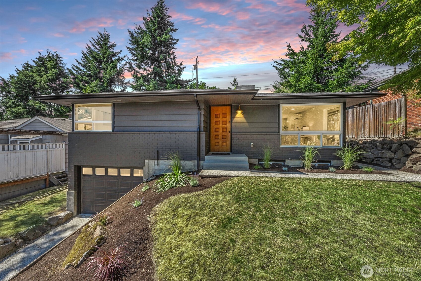 7713 22nd Avenue NE, Seattle, WA 98115