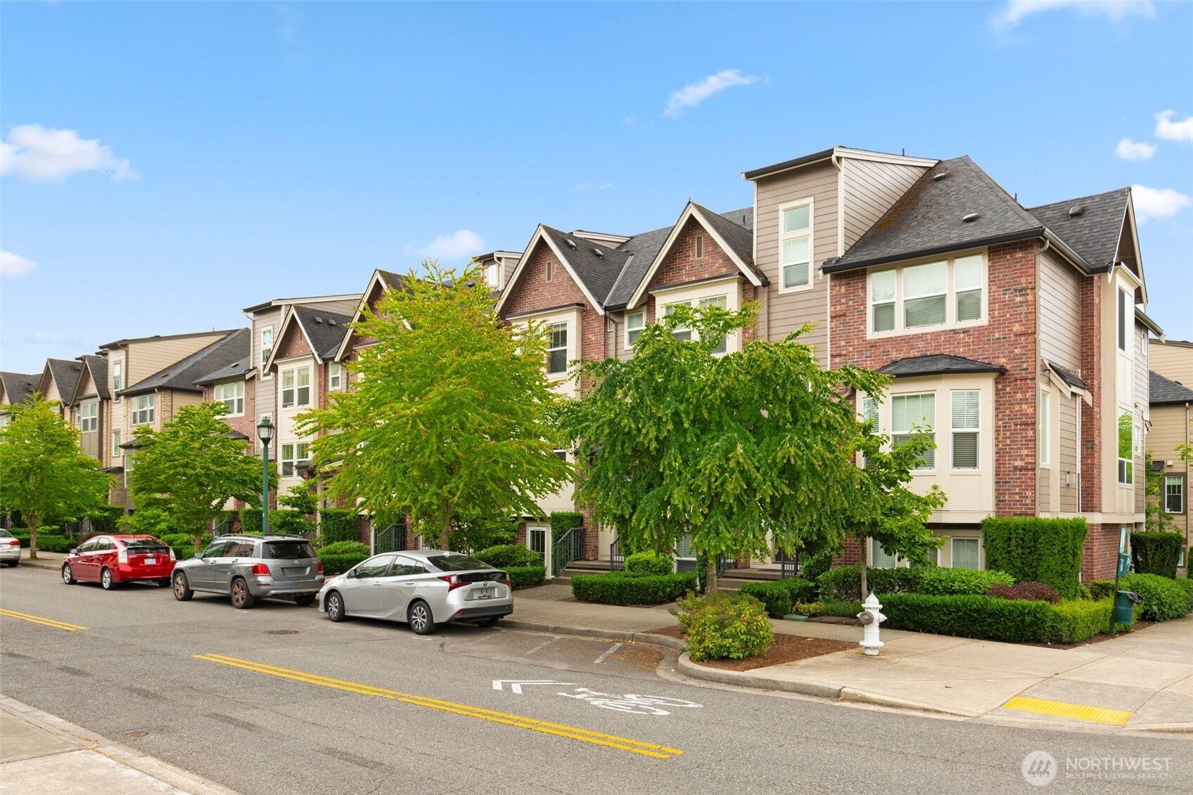 1087 10th Avenue NE, Issaquah, WA 98029
