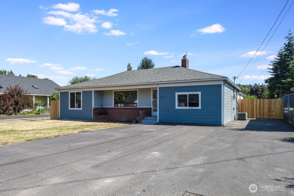 3338 PIne Street, Longview, WA 98632