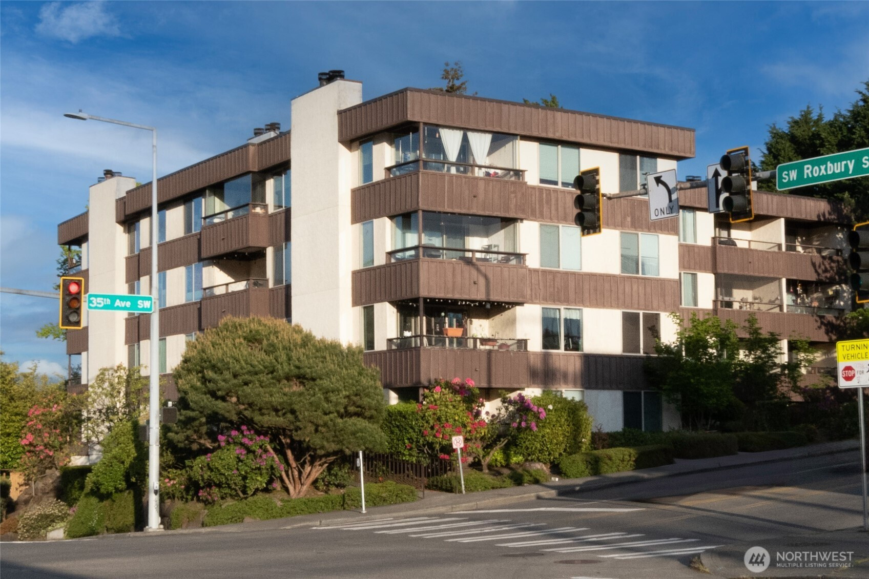 3421 SW Roxbury Street, Seattle, WA 98126