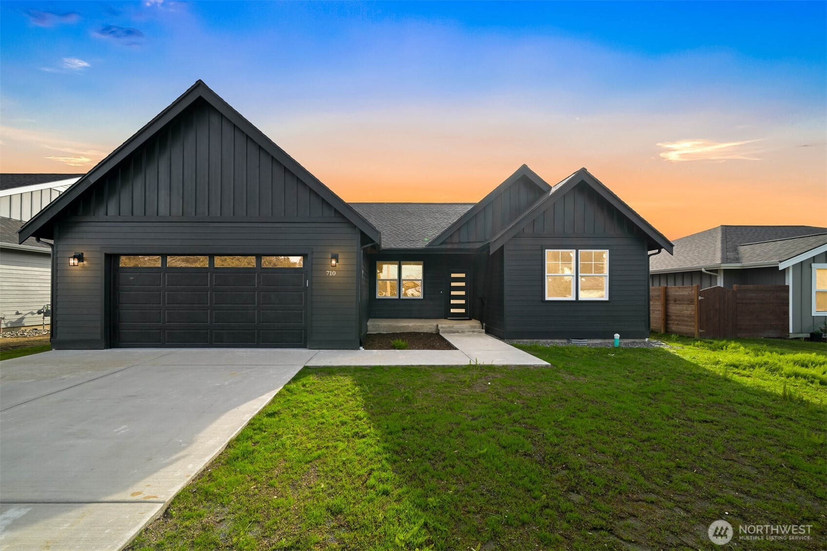 710 E 4th St, Nooksack, WA 98276