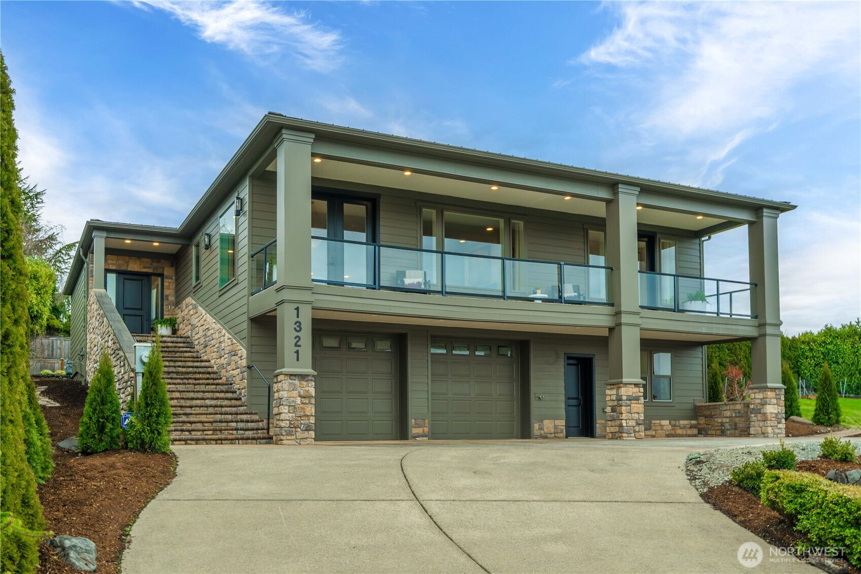 1321 S Sunset Drive, Tacoma, WA 98465