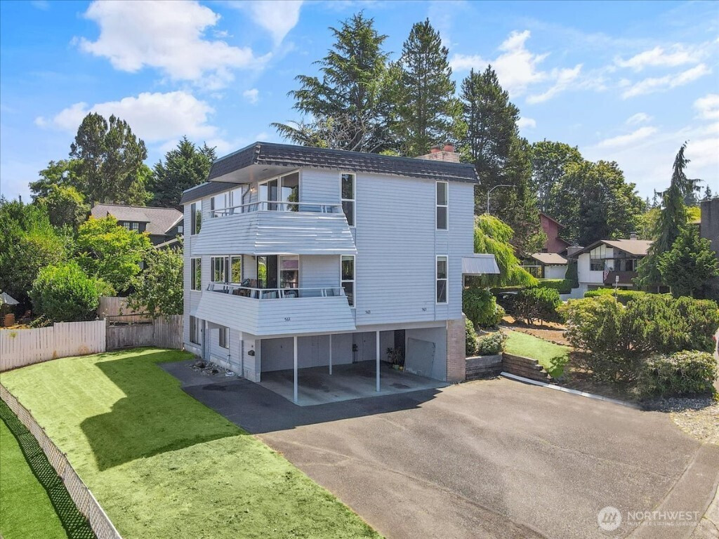 565 Elm Way, Edmonds, WA 98020