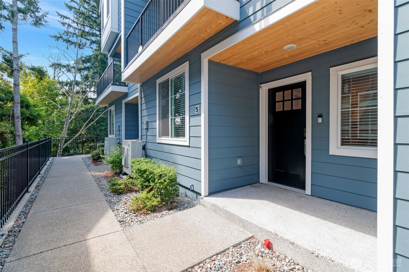 18782 67th Avenue NE, Kenmore, WA 98028