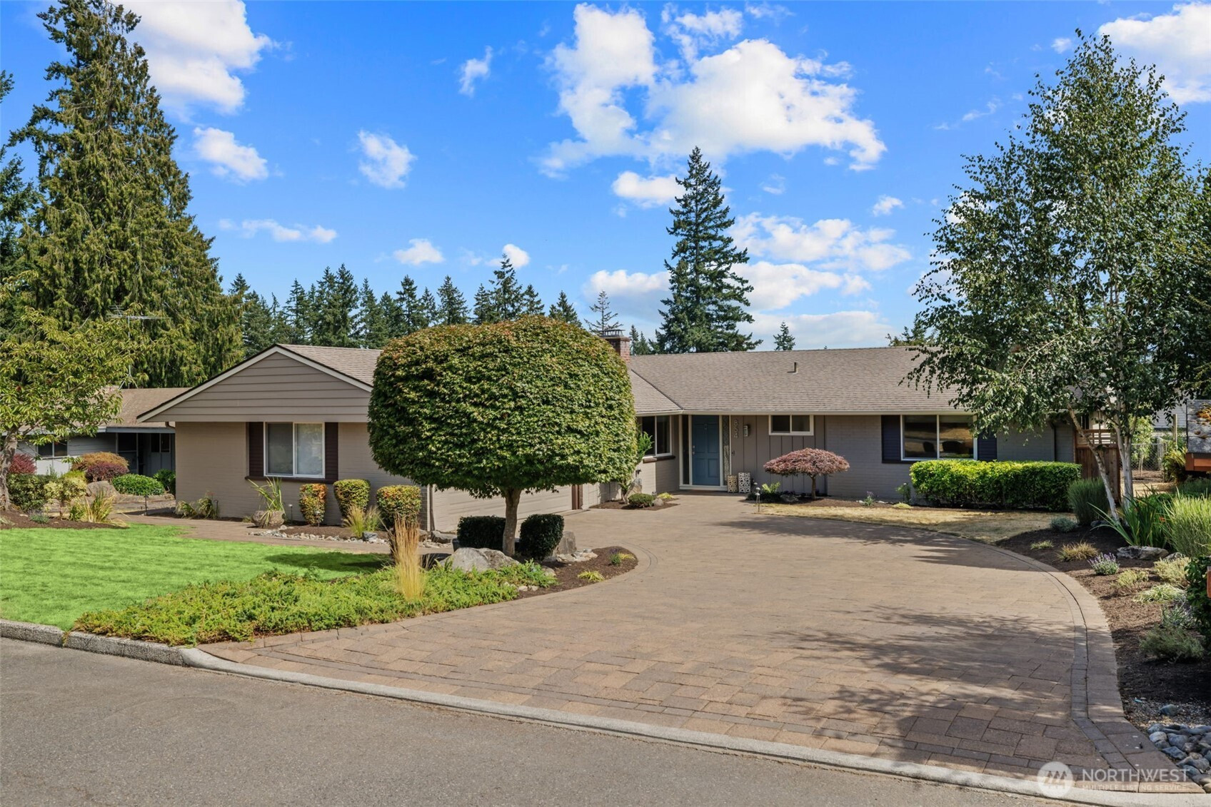 854 170th Place NE, Bellevue, WA 98008