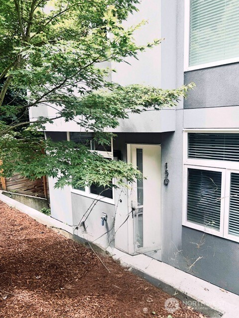 1505 Lakeview Boulevard E, Seattle, WA 98102