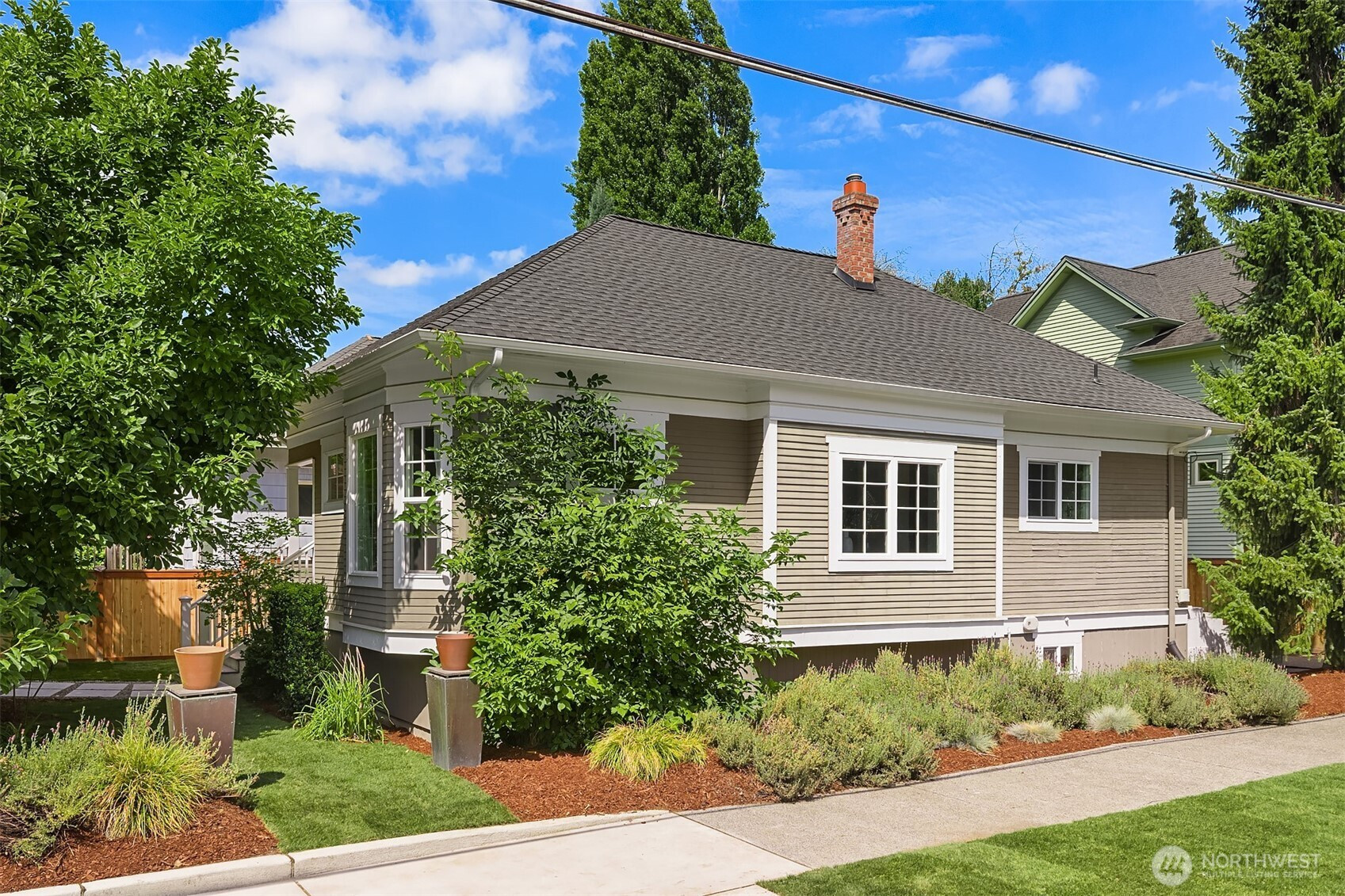 2800 E Thomas Street, Seattle, WA 98112